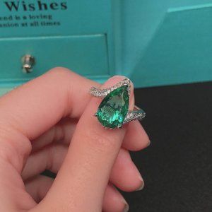 Large carat water drop pear-shaped synthetic colored treasure ring